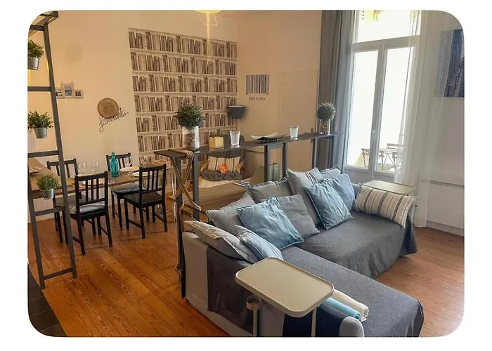 Une Terrasse Aux Chartrons